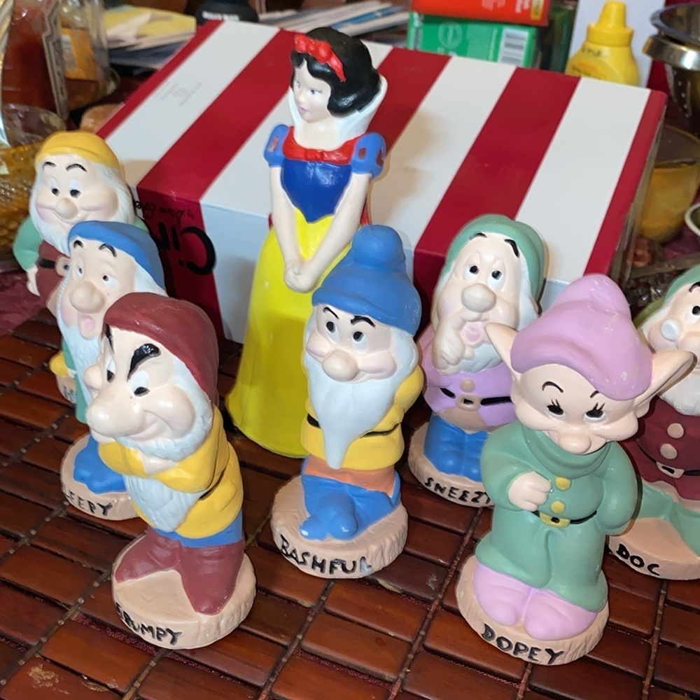BX49 Snow White and the 7 dwarfs 
Snow-white 7.5”
Dwarfs 5-5.5” - Picture 6 of 6